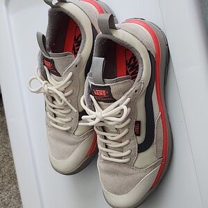 VGUC Vans Ultrarange Sneakers